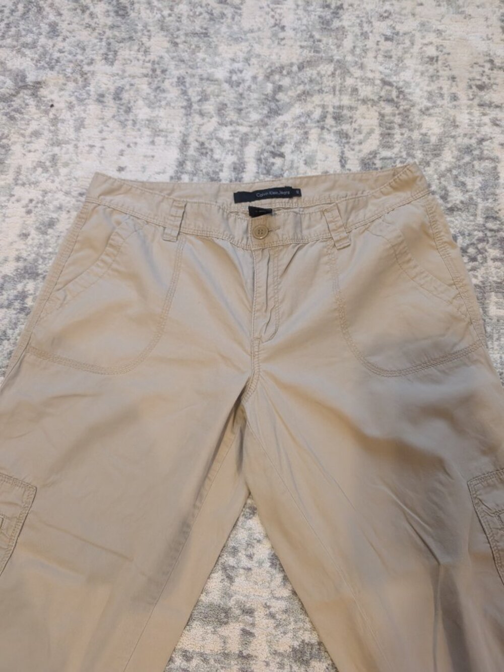 Calvin Klein Jeans Khaki Capri Pants Button Tab Women's Size 12 Tan - Picture 4 of 9